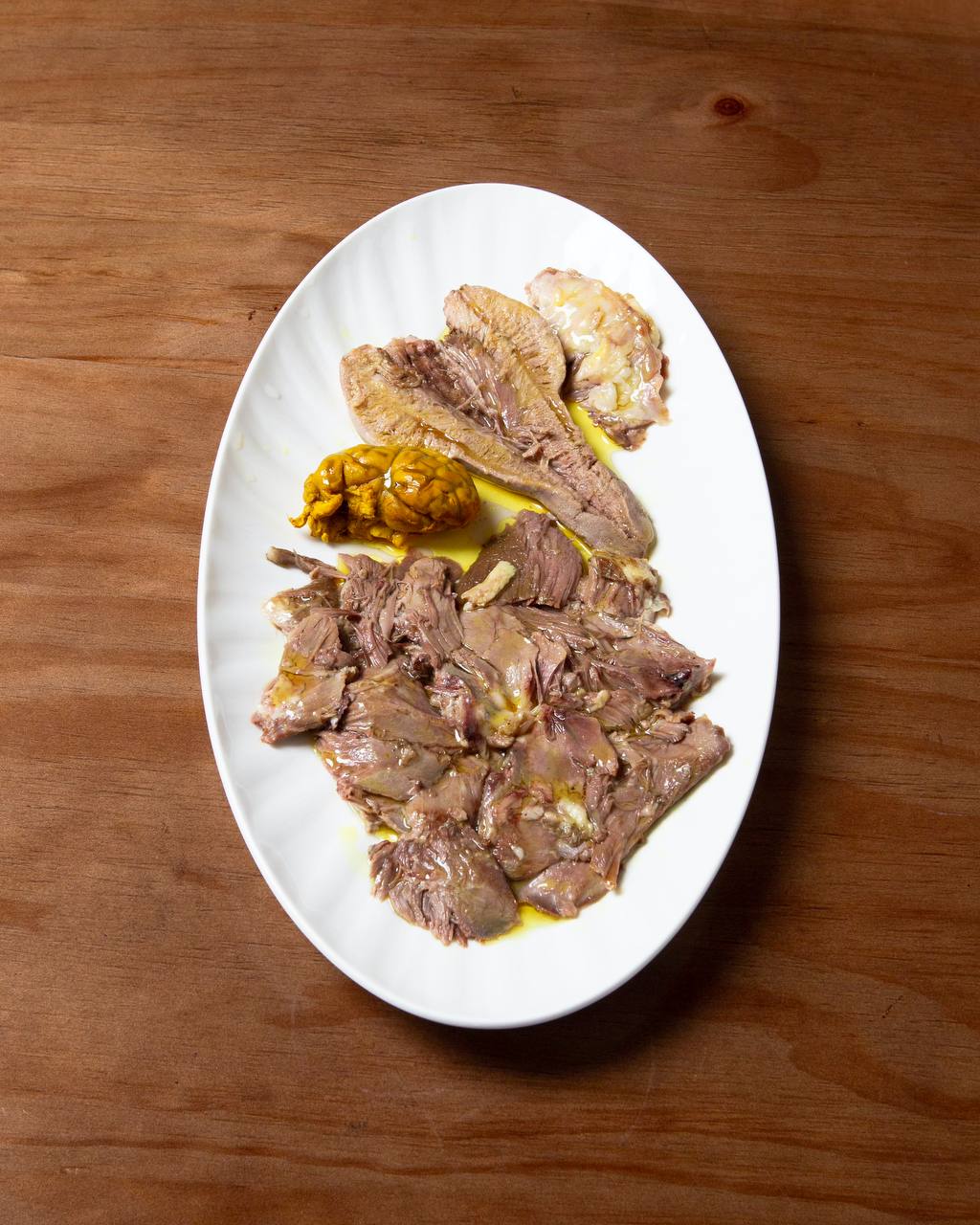 Sahebgharan plate kaleh pacheh in bareh sefid restaurant in richmondhill toronto
